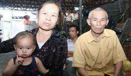 Gặp cụ ông dùng máu để viết thư kêu án oan sai